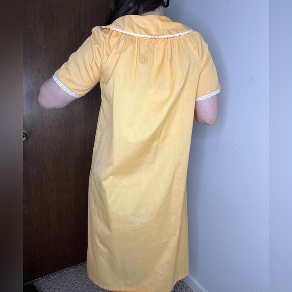 Vintage 60s 70s Orange and White Women’s Nightgown Dress - Picture 3 of 12